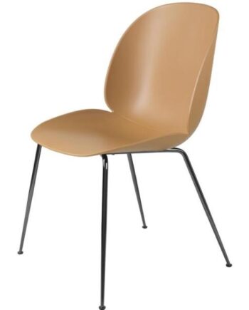 Gubi Beetle Spisebordsstol Conic Base Sort Krom Amber Brun