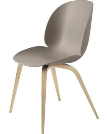 Gubi Beetle Spisebordsstol Træbase Eg Semi Mat New Beige