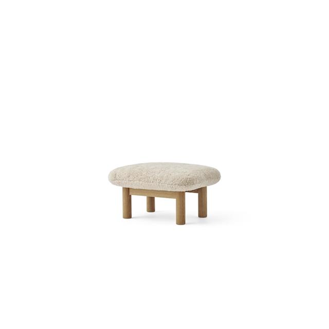 Audo Brasilia Skammel Natural Eg Sheepskin Curly