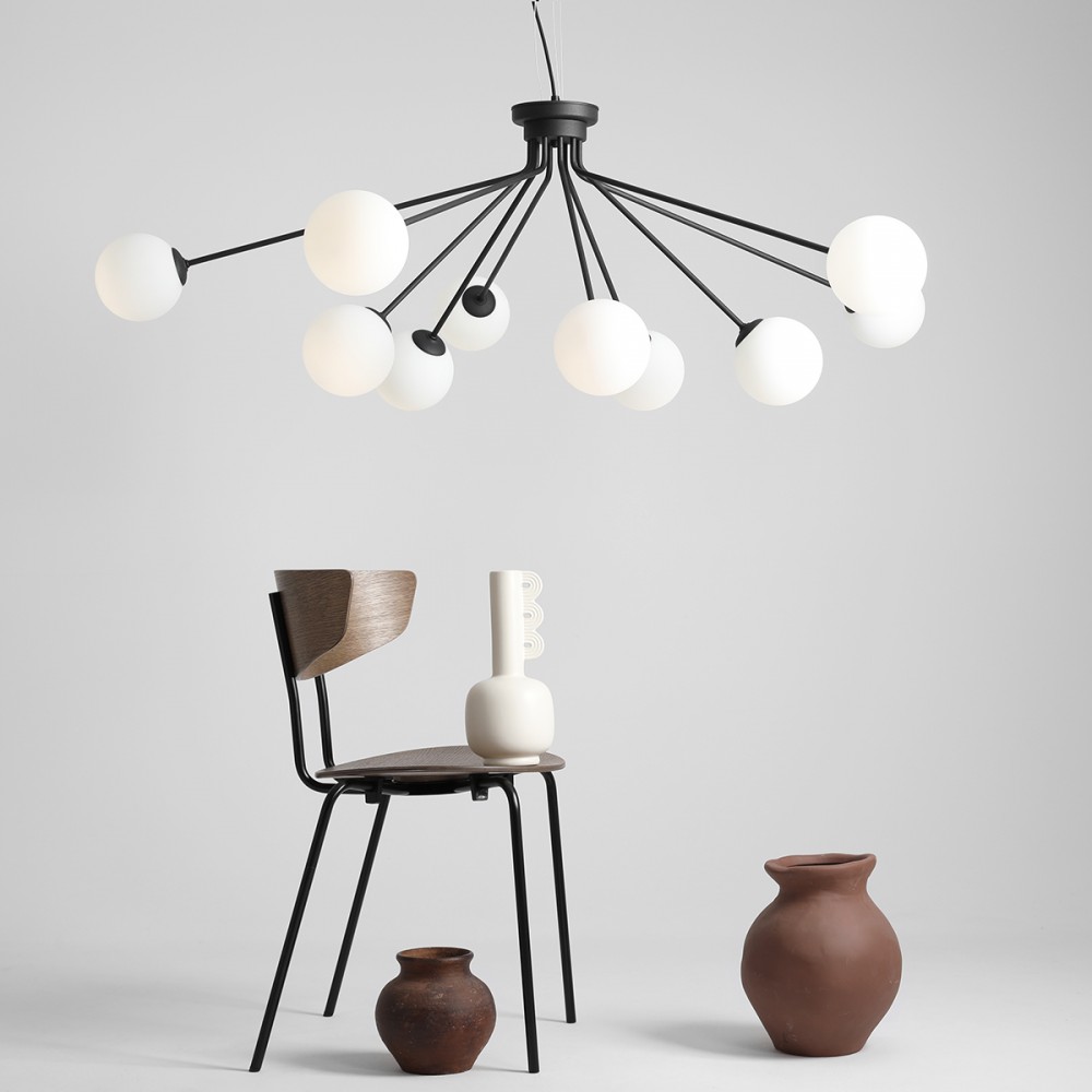 Arana Loftlampe Pendel Sort Metal Og Ti Hvide Glaskupler