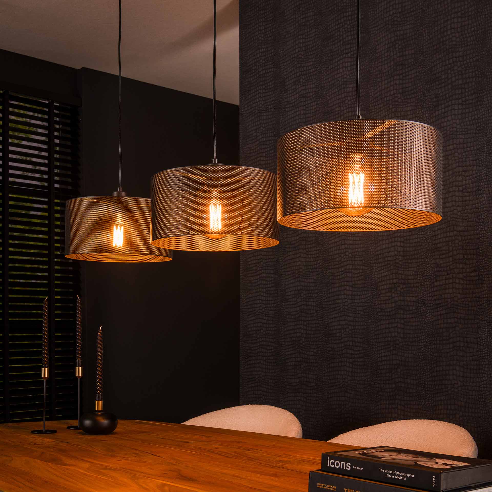 Drum Loftlampe Med Tre Runde Skærme Artic Sort Metal Levering Uden Pære