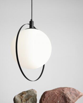 Magic Loftlampe   Sort Metal Og Hvidt Glas