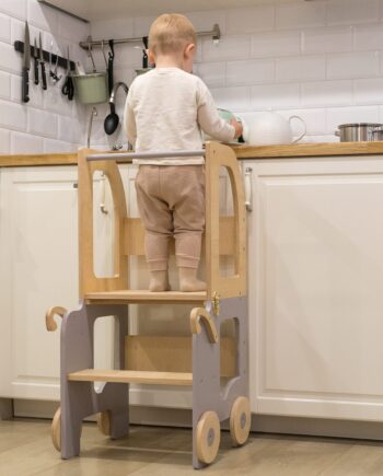 Montessori Køkkentrappe Til Barn  Grå Og Naturfarvet