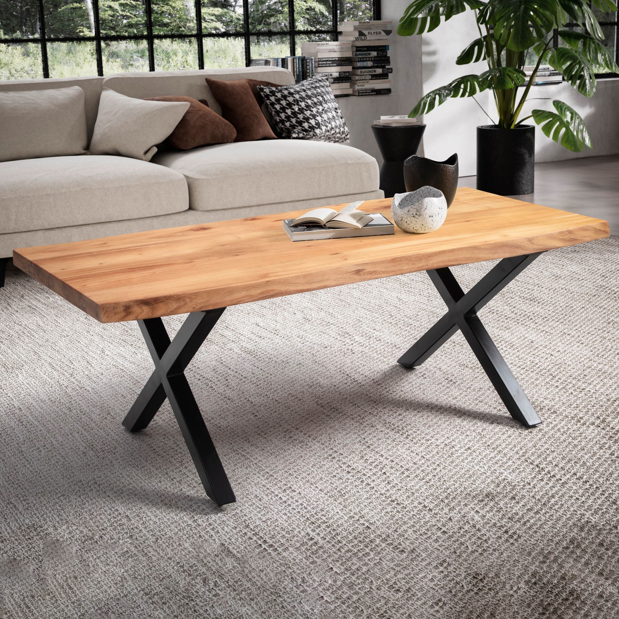 Robust Charme: Design Sofabord Massivt Akacietræ Med Sort Metalstativ 120x60 Cm