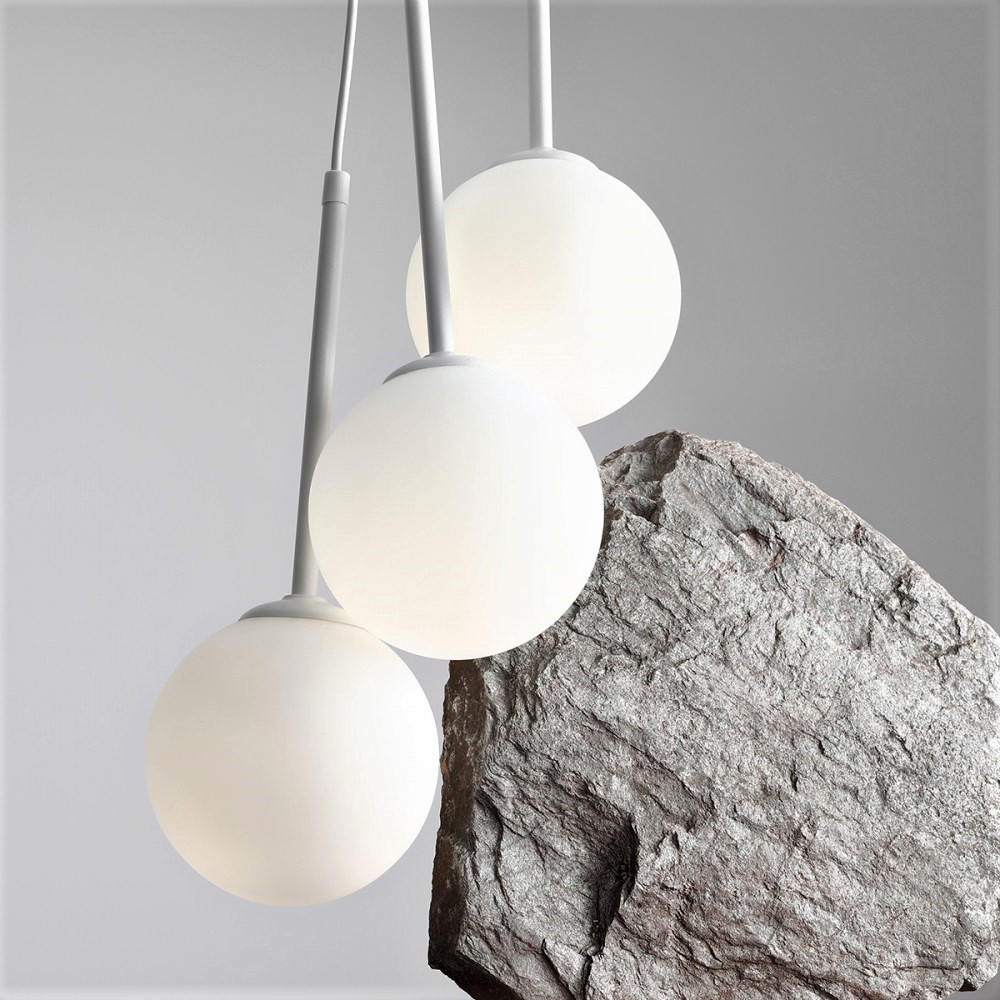 Stick Loftlampe Hvid Metal Og Glas Tre 14 Cm Kupler