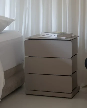 Carson Kommode Med Tre Skuffer   Silky Taupe Farvet Metal