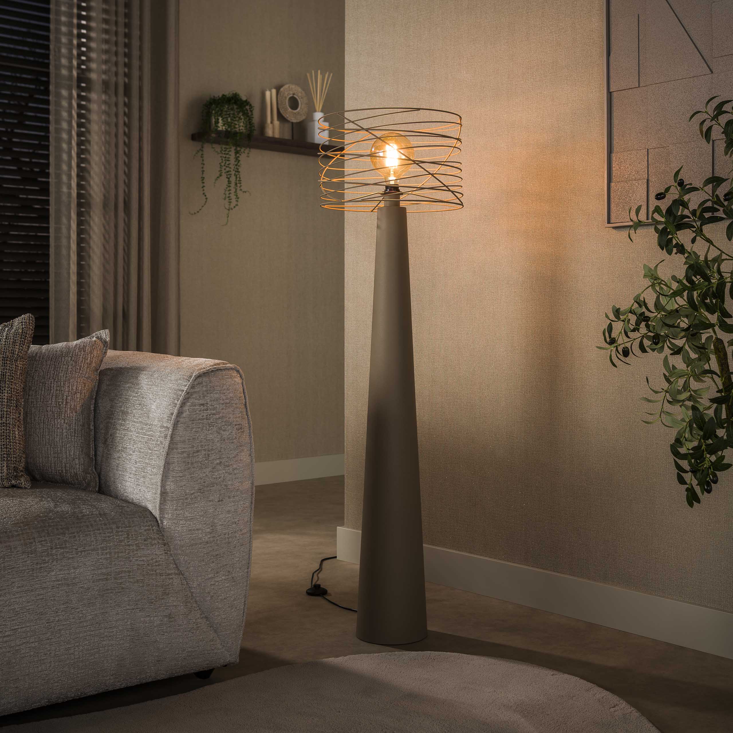 Curly Gulvlampe Beige Metal Levering Uden Pære