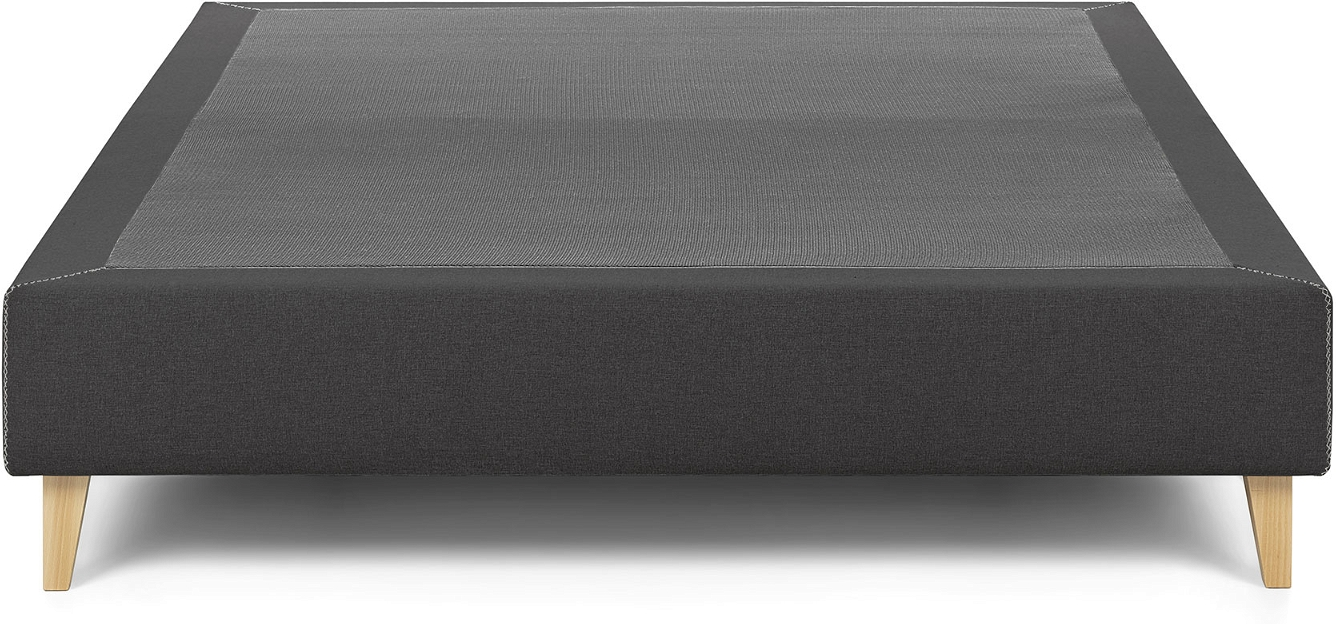Dobbeltseng Kave Home Nikos 180x200 Cm  Sort Pletafvisende Varese Stof Med Bøgetræsben  Nordisk Moderne Design
