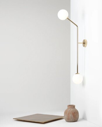 Limelight Væglampe   Guld Farvet Metal Og Hvidt Glas  Højde 99 Cm