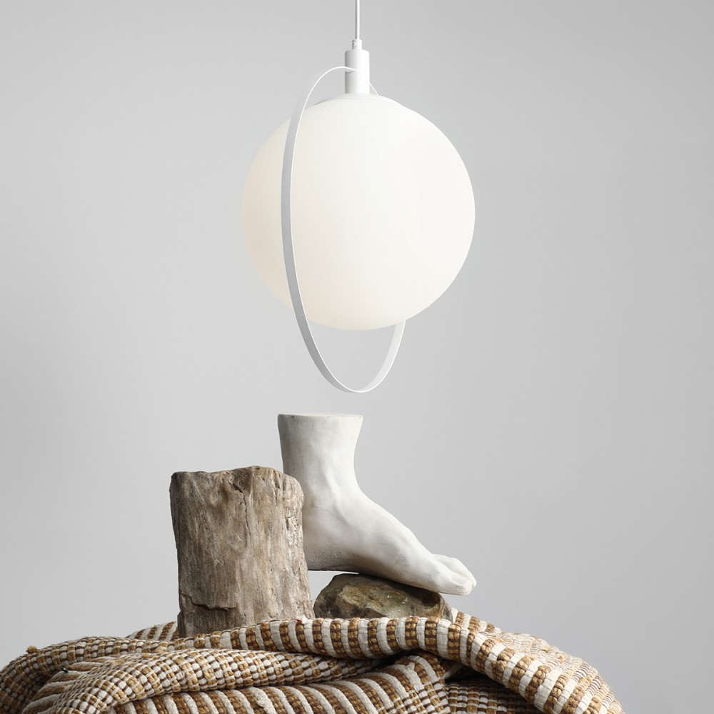 Magic Loftlampe   Hvidt Metal Og Hvidt Glas