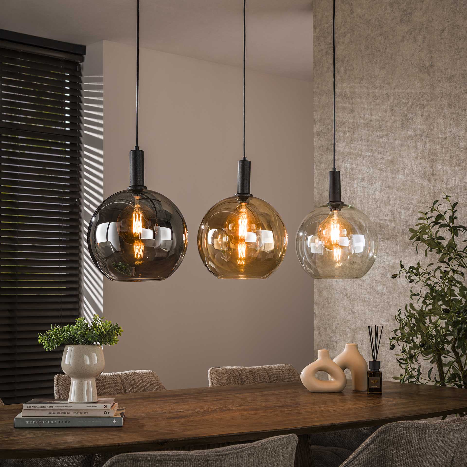 Maxus Loftlampe Med Tre Forskellige Glaskupler Levering Uden Pære