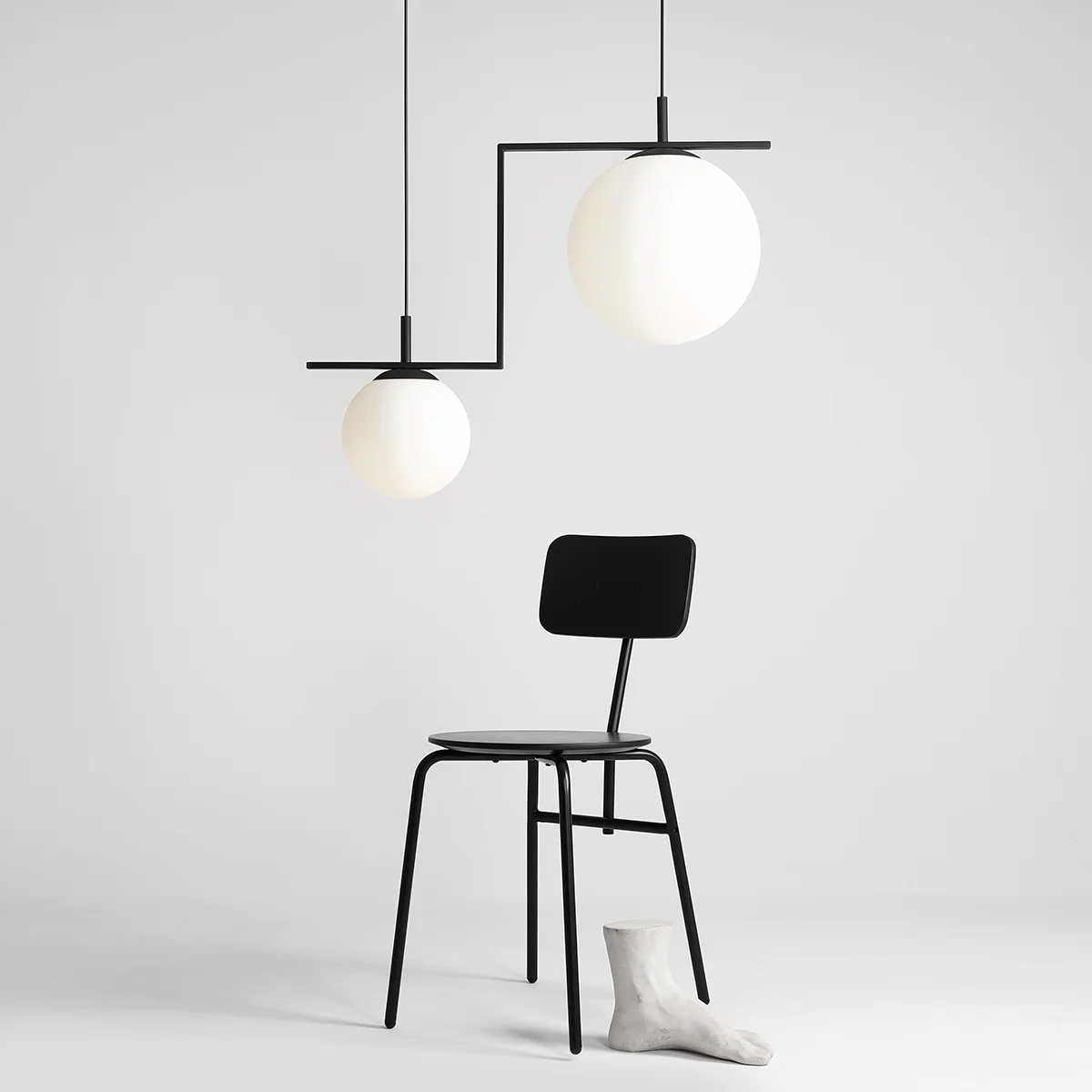 Moma Loftlampe   Sort Metal Og Hvidt Glas