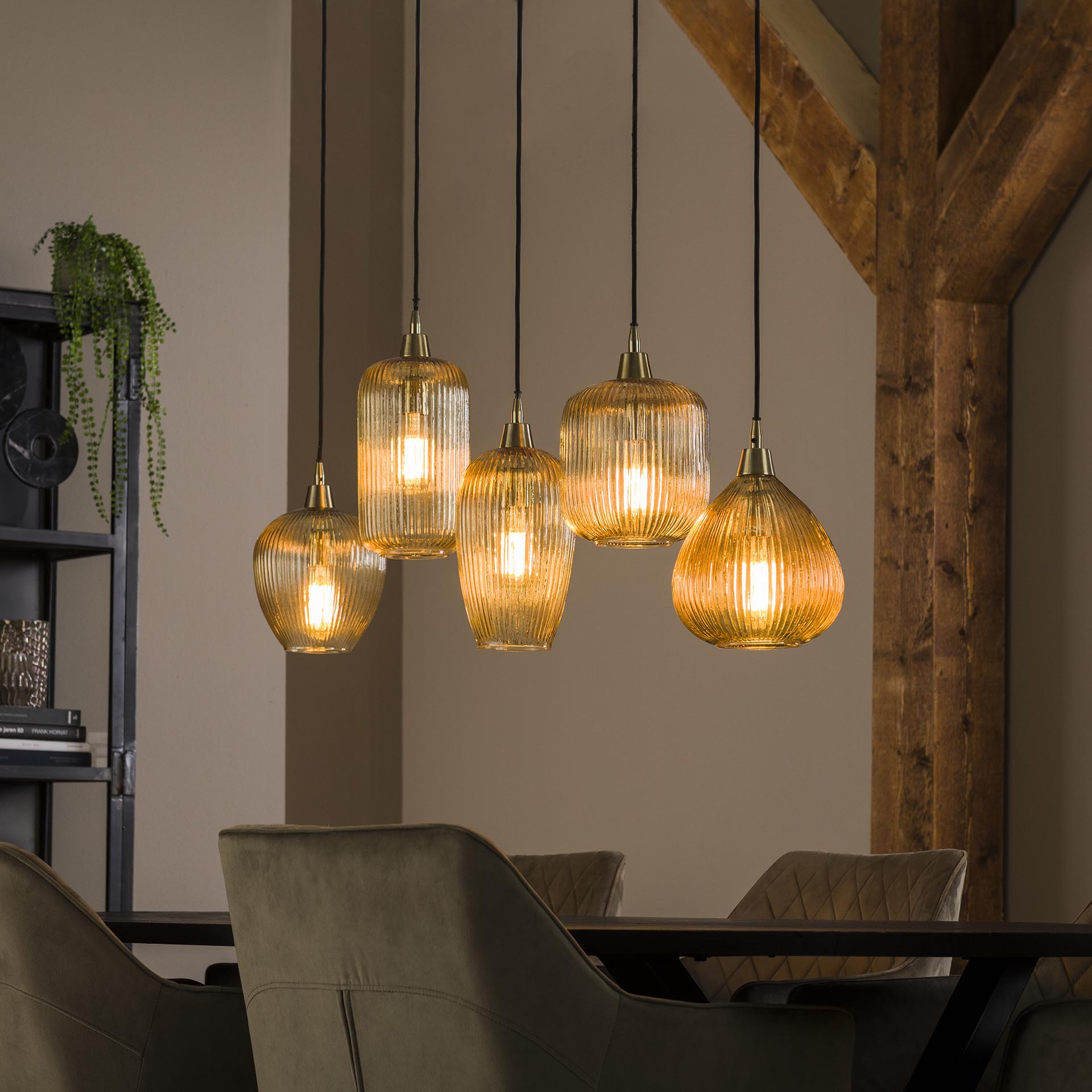 Player Loftlampe Med Fem Forskellige Stribede Ravfarvede Glaskupler Levering Uden Pære