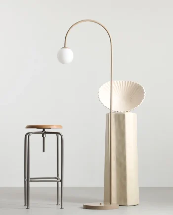 Twiggy Gulvlampe   Beige Metal Og Hvidt Glas