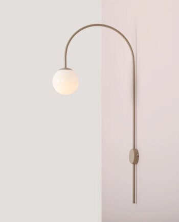 Twiggy Væglampe   Beige Farvet Metal Og Hvidt Glas