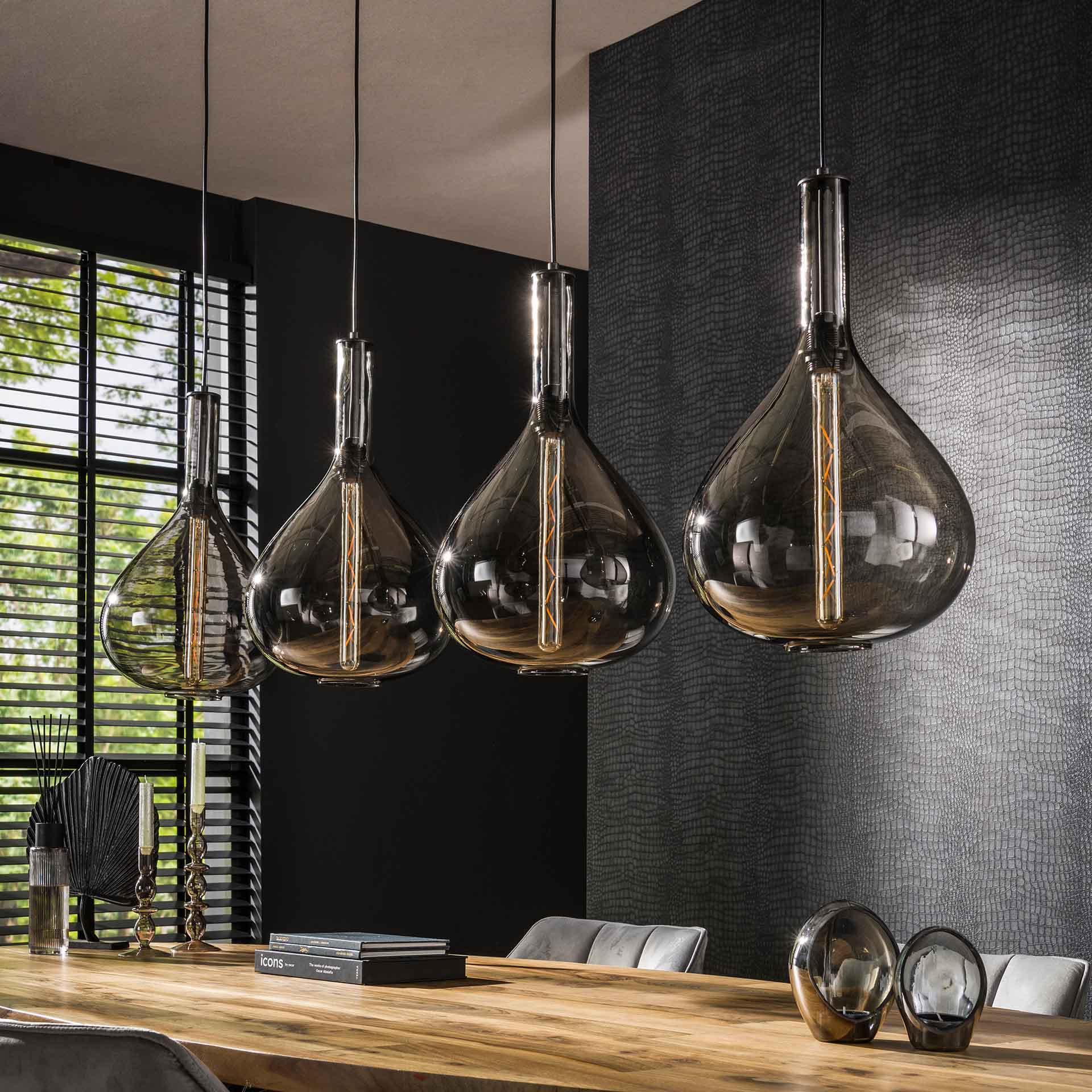 Droop Loftlampe Med Fire Dråbeformede Skærme Røgfarvet Glas Levering Uden Pære