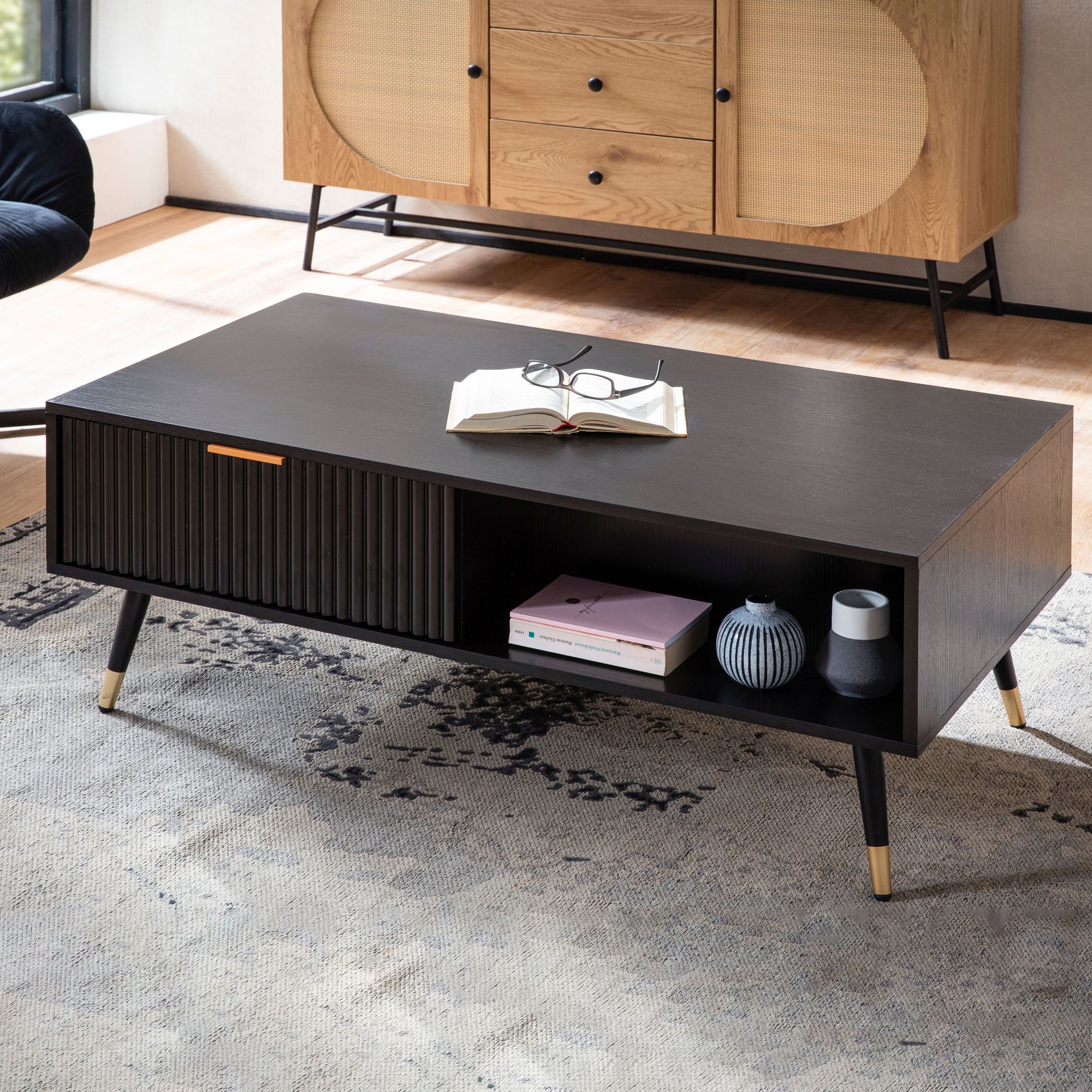 Moderne Stuebord Med Kontrastfuldt Design  110x60x43 Cm  Sort