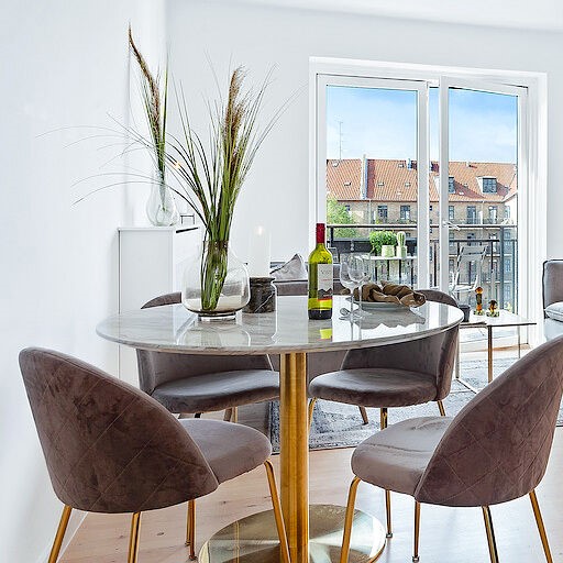 Nadal Spisebord   Marmor Laminat Og Messing