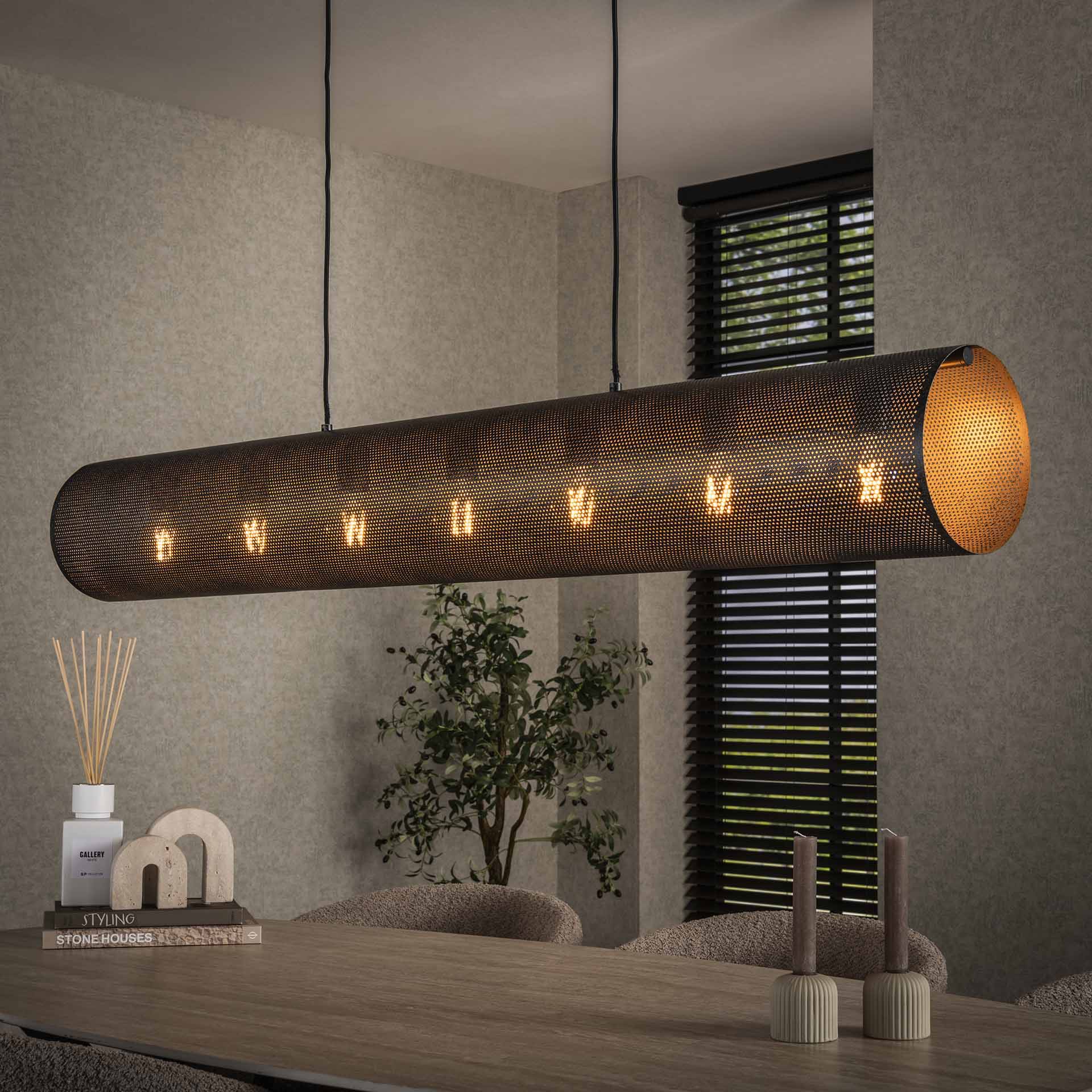 Rollo Loftlampe Cylinderformet Sort Perforeret Metal Længde 145 Cm Levering Uden Pære